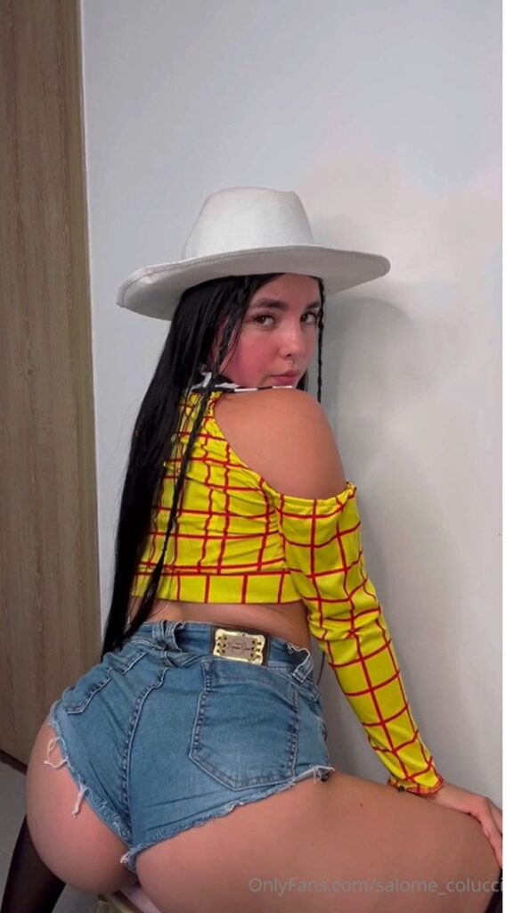 Novinha Sentando Gostoso no Consolo e Gozando 2 568x1024